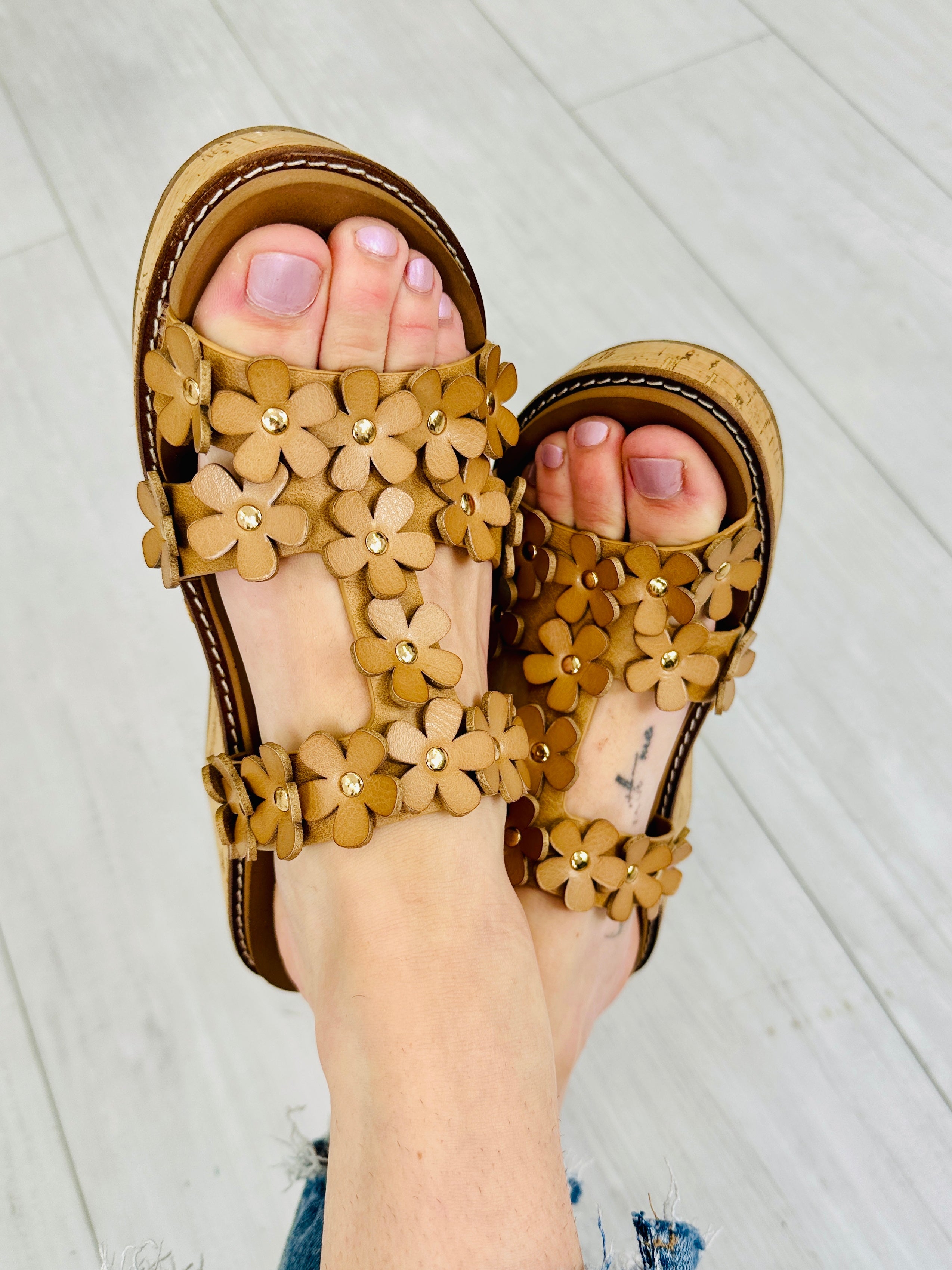 Blossom Steps Wedges In Natural