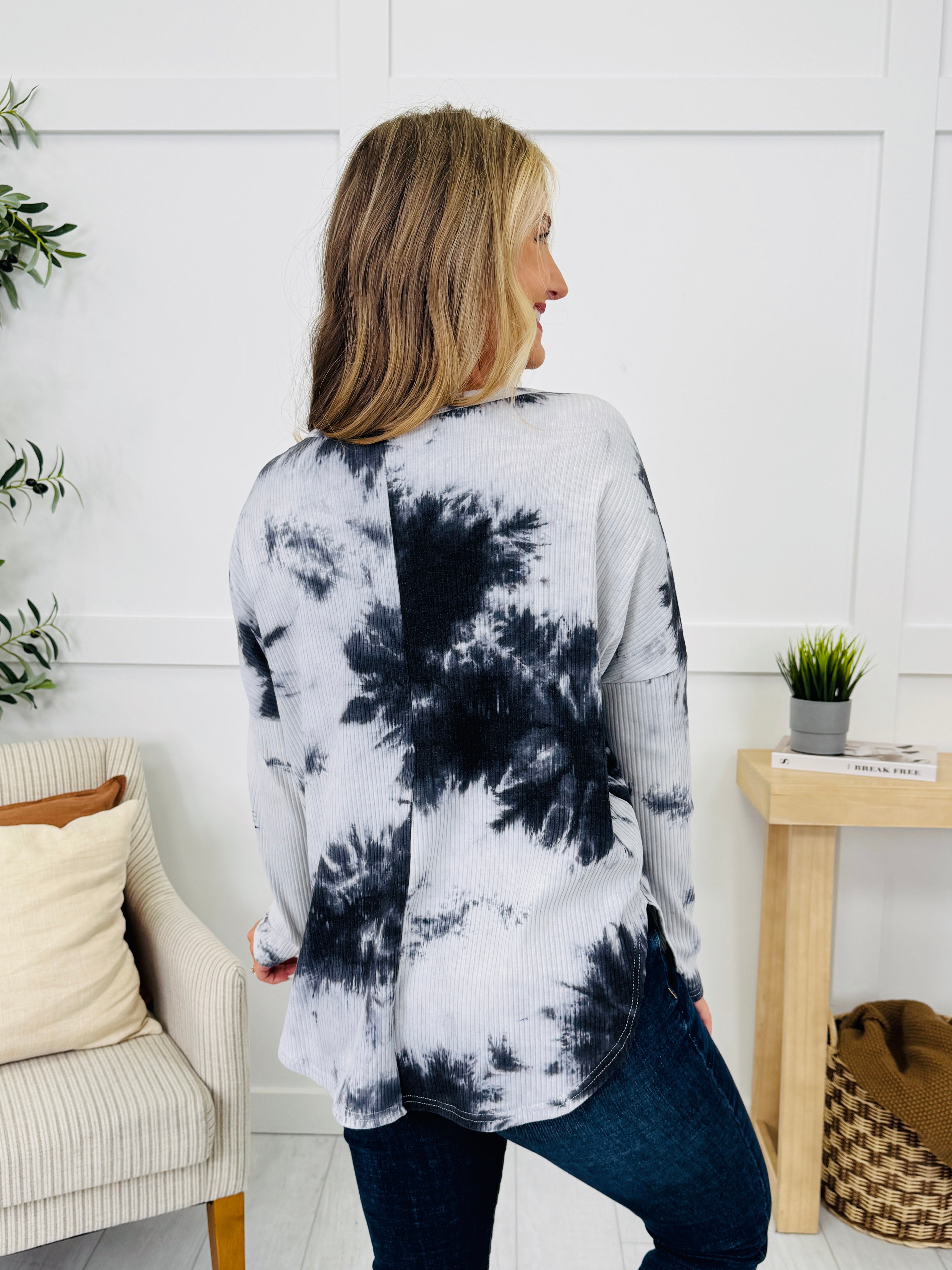 Blackout Burst Top